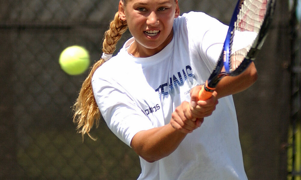 Anna Kournikova playing tennis at the 2002 Family Circle Cup