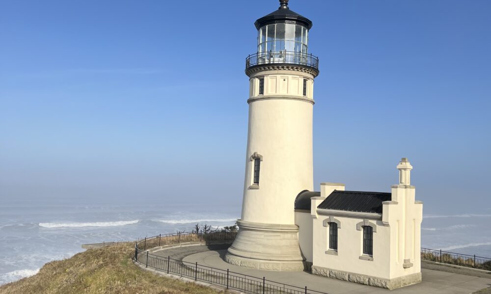 Actual Cape Disappointment Lighthouse near mouth of Columbia River, Washington State, CC0 photograph